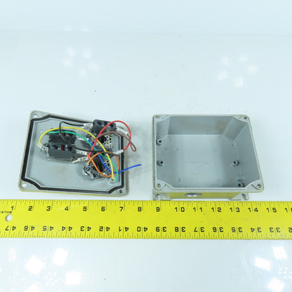 3-Button Operator Control Enclosure With E-Stop & 2-Push Buttons 600V