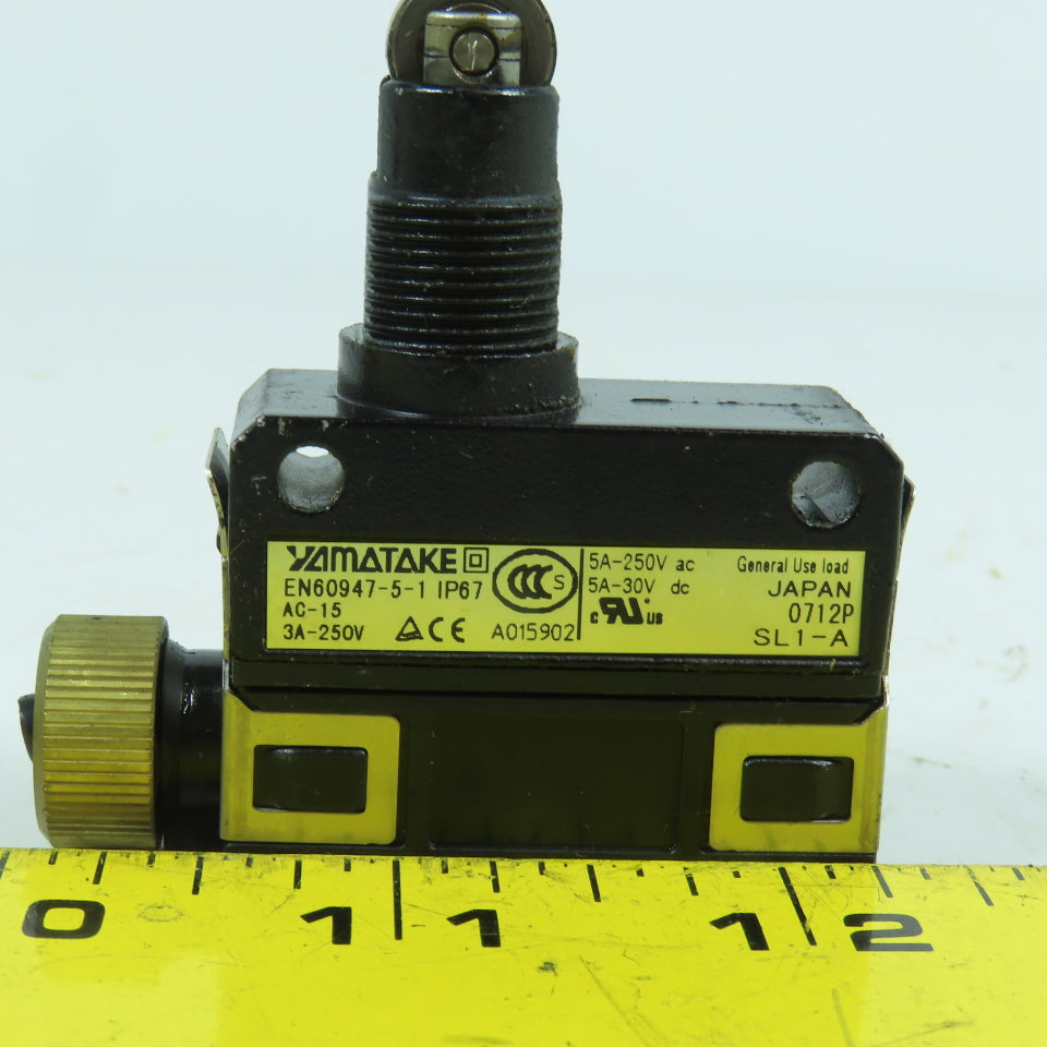 Yamatake EN60947-5-1 Roller Plunger Limit Switch 250V Lot of 2