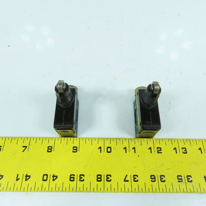 Yamatake EN60947-5-1 Roller Plunger Limit Switch 250V Lot of 2