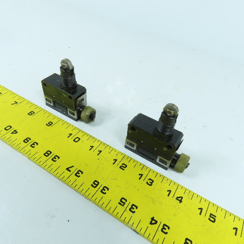 Yamatake EN60947-5-1 Roller Plunger Limit Switch 250V Lot of 2