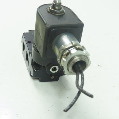 Parker 524011115B Pneumatic 3-Way 2-Pos. Solenoid Valve 150Psi 120VAC 1/4" NPT