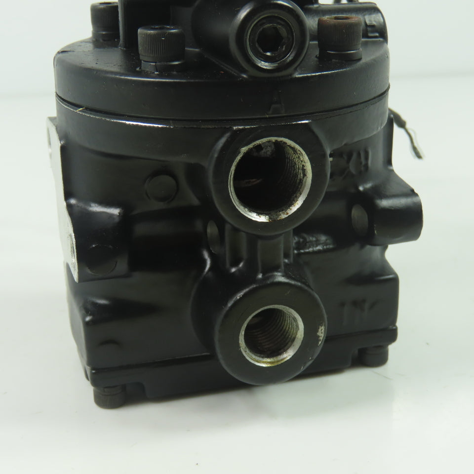 Norgren F1012C-P1 1/4" NPT Pneumatic Poppet Solenoid Valve 120V 50/60Hz 150PSI