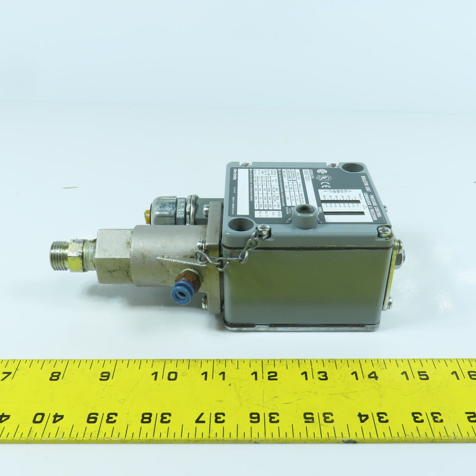 Allen Bradley 836T-T301J Ser A Pressure Control Switch Range 70-1000 PSI 600V