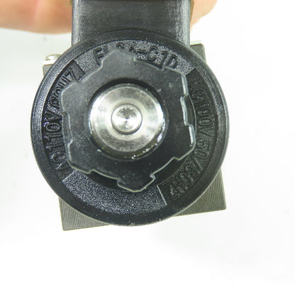 Nachi SLD-G01-C5-C1-11 Hydraulic Directional Control Solenoid Valve 110V Coil