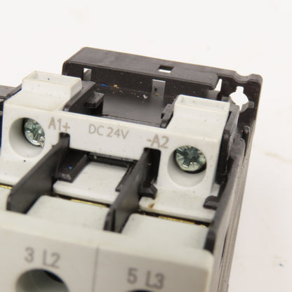 Siemens 3RT1024-1BB40 600V 35A Contactor Relay 24 VDC Coil Lot Of 2