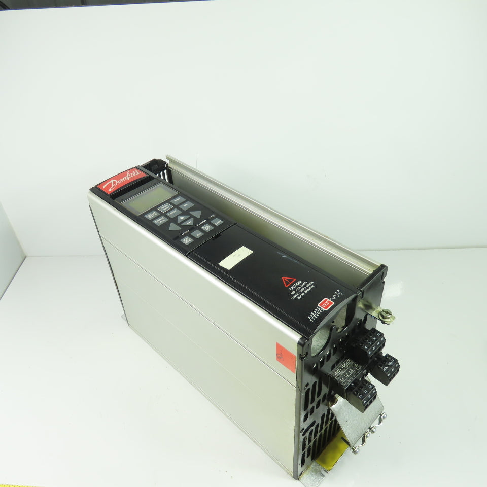 Danfoss VLT 3008 Variable Speed Drive 300-500V 50/60Hz 12.2A Input 7.5HP Out