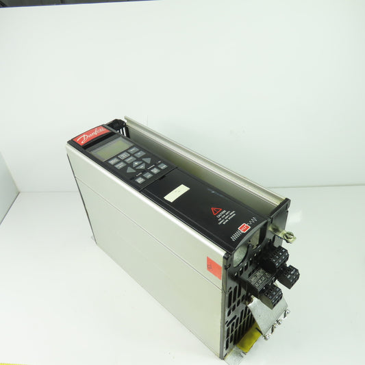 Danfoss VLT 3008 Variable Speed Drive 300-500V 50/60Hz 12.2A Input 7.5HP Out