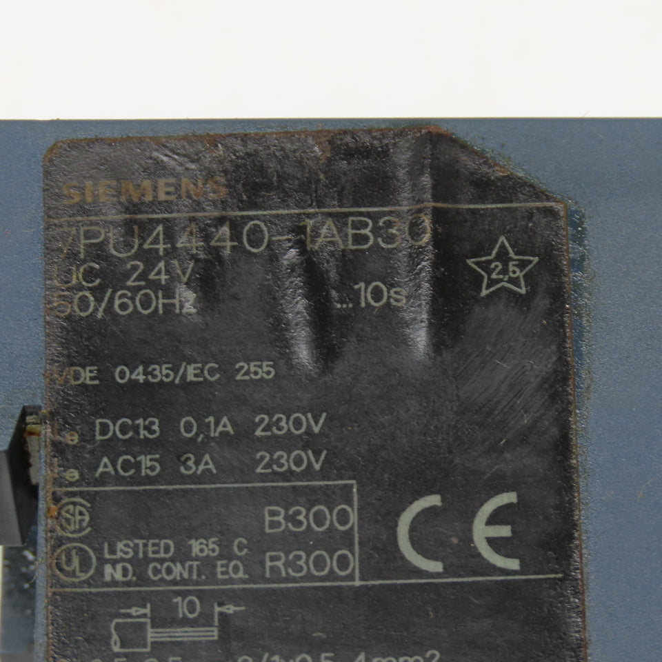 Siemens 7PU4440-1AB30 230V Timing Relay Off Delay 0.5-10s
