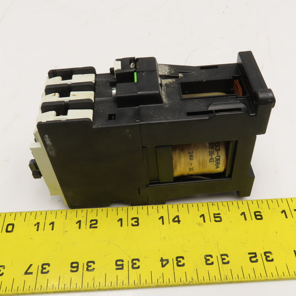 Siemens 3TF3200-0B 600V 30A 10Hp Contactor 24VDC Coil