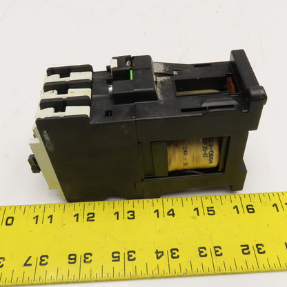 Siemens 3TF3200-0B 600V 30A 10Hp Contactor 24VDC Coil