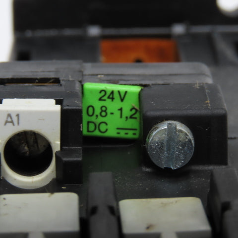 Siemens 3TF3200-0B 600V 30A 10Hp Contactor 24VDC Coil