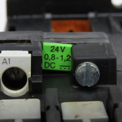 Siemens 3TF3200-0B 600V 30A 10Hp Contactor 24VDC Coil