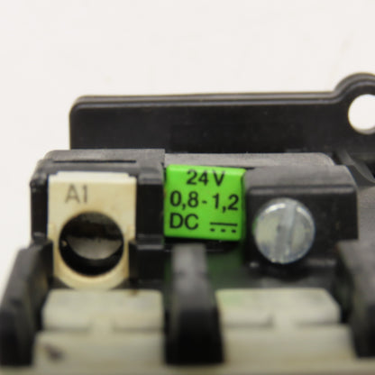 Siemens 3TF3300-0B 600V 30A 10Hp Contactor 24VDC Coil