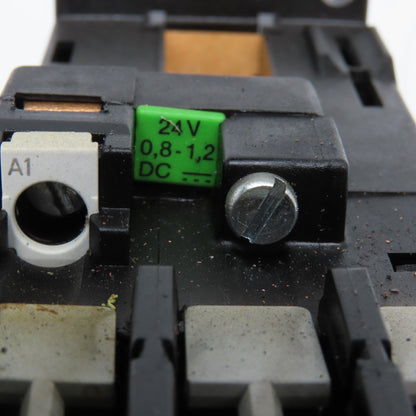Siemens 3TF3200-0B 600V 30A 10Hp Contactor 24VDC Coil