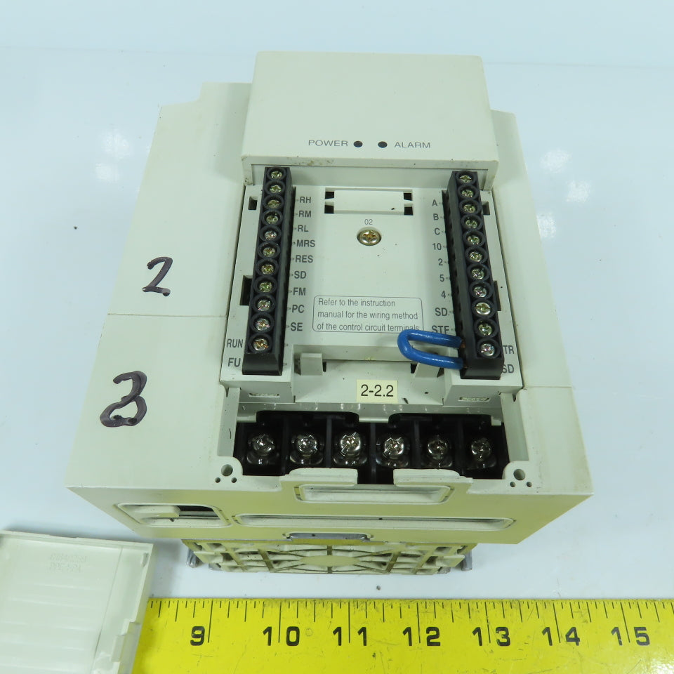 Mitsubishi FR-E520-2.2K-NA 11A Frequency Inverter 200-240V 3PH Input 0.2-400HZ
