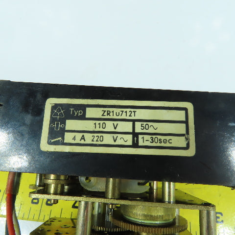 E. Dold & Sohne ZR 1u712T Time Delay Relay 220V 1-30 Sec (No Cover)