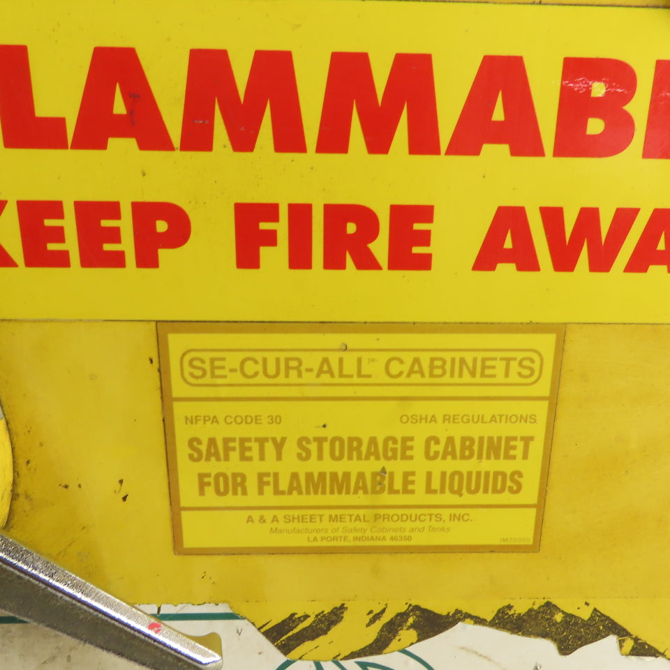 Se-Cur-All 1-Shelf 4 Gallon Flammable Storage Cabinet 17 x 17 x 23 (Bad Handle)