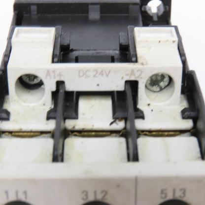 Siemens 3RT1025-1BB40 Motor Starter Contactor 600V 25A 24VDC Coil