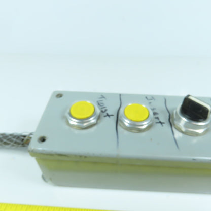 Allen Bradley 800T-H33 800T-H2 4-Button Operator Control Enclosure 600V