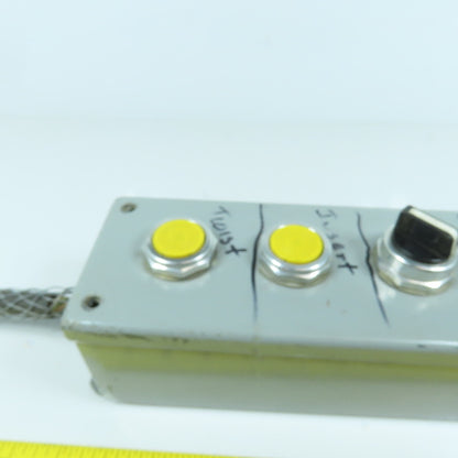 Allen Bradley 800T-H33 800T-H2 4-Button Operator Control Enclosure 600V