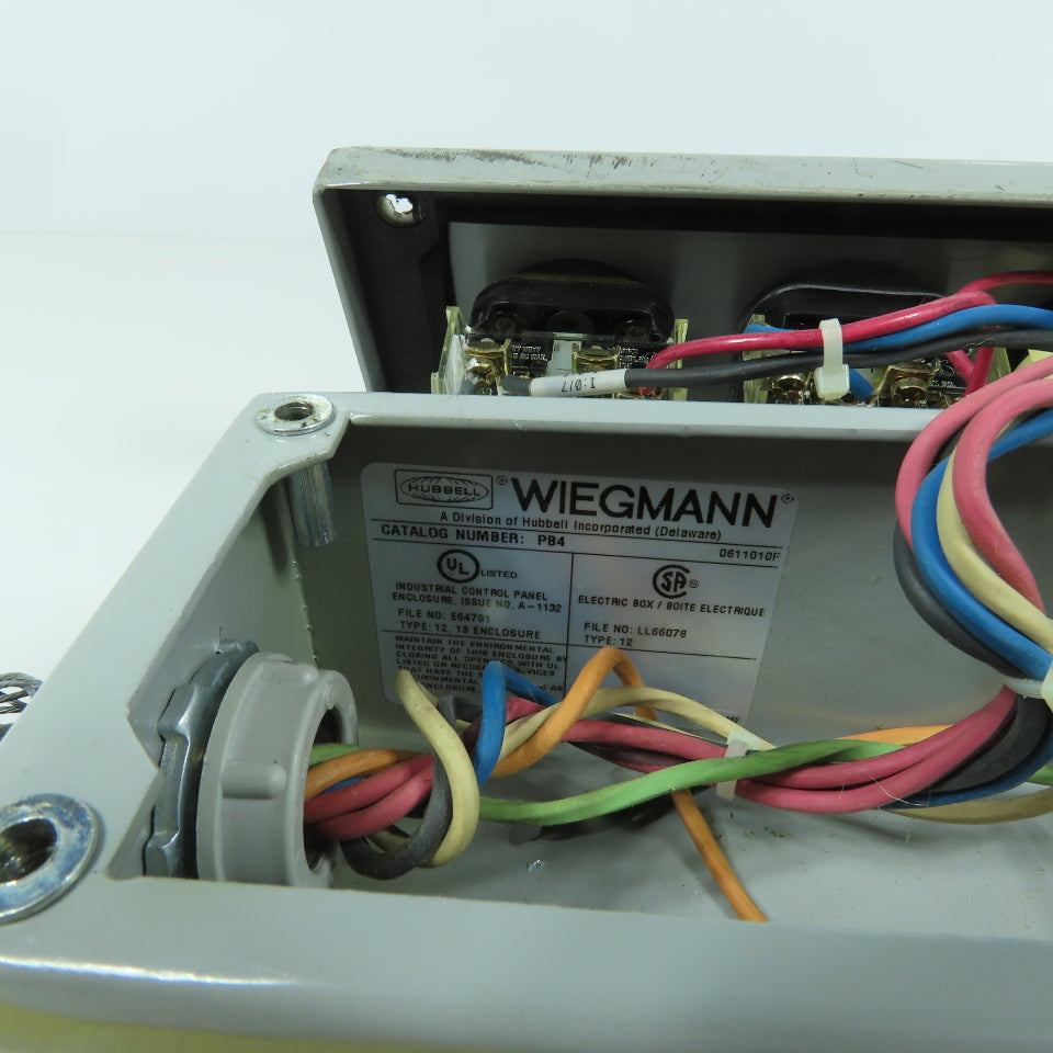 Allen Bradley 800T-H33 800T-H2 4-Button Operator Control Enclosure 600V