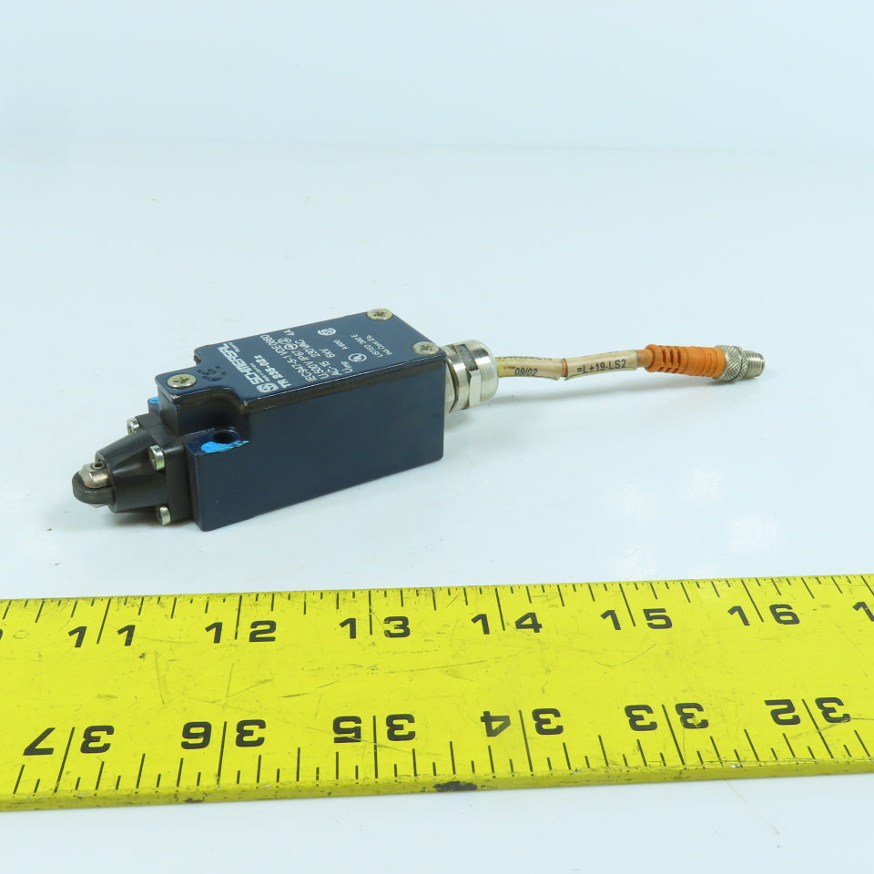 Schmersal TR 235-02z Roller Plunger Limit Switch 230V AC
