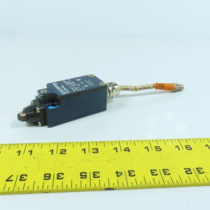 Schmersal TR 235-02z Roller Plunger Limit Switch 230V AC