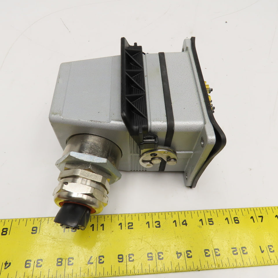 ILME VR-2 16A 400V 32 Position Male/Female Hood Connector Set