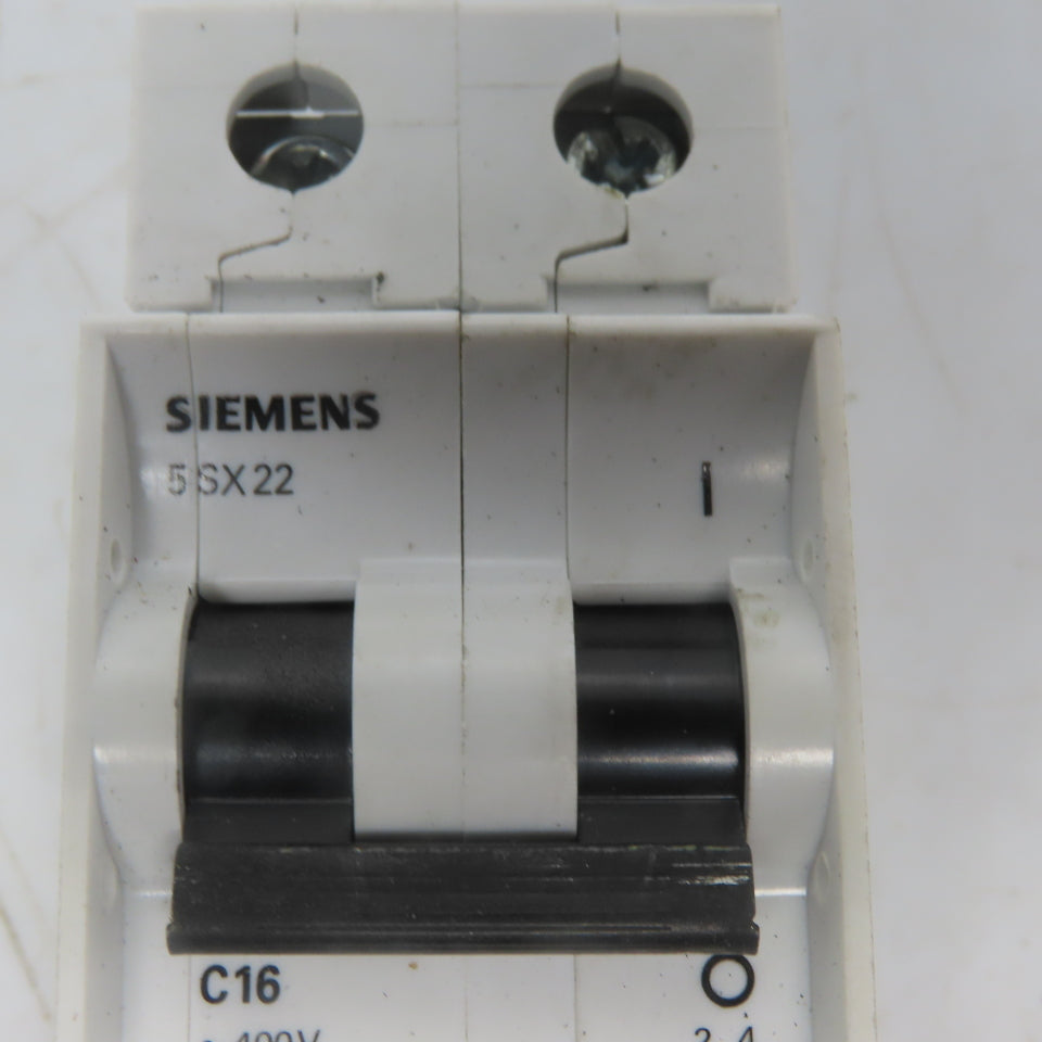 Siemens 5SX22 C16 400V 2 Pole 16A Circuit Breaker Rail Mount