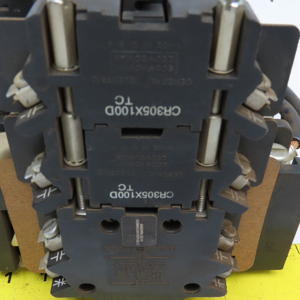 General Electric CR309T0**AEA Size 2 Reversing Contactor 600VAC 20Hp 120V Coil