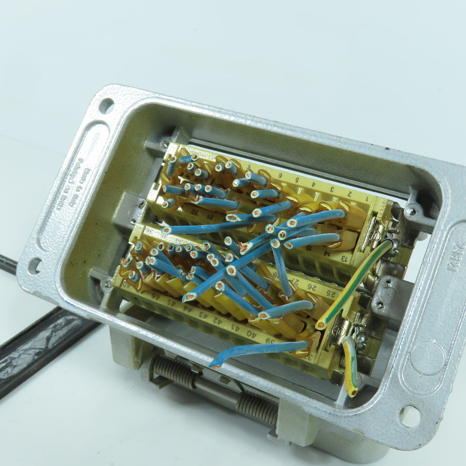 ILME VR2 Enclosure Panel Interface Connector 48 Pin Hole Female 16A 600V