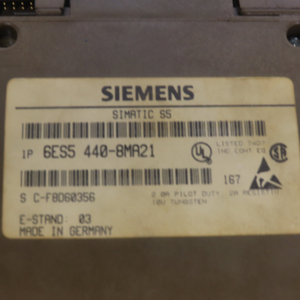 Siemens 6ES5 440-8MA21 (2) Digital Output Modules W/(1) 6ES5 700-8MA11 Base