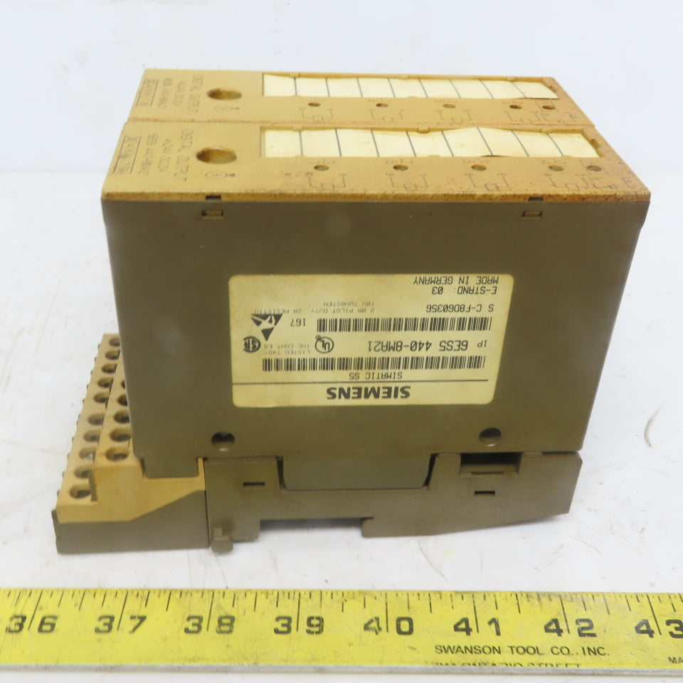 Siemens 6ES5 440-8MA21 (2) Digital Output Modules W/(1) 6ES5 700-8MA11 Base