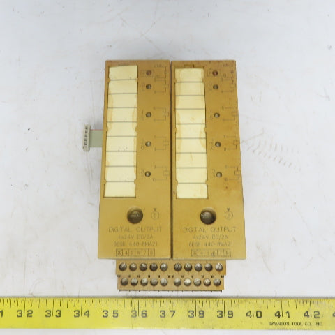 Siemens 6ES5 440-8MA21 (2) Digital Output Modules W/(1) 6ES5 700-8MA11 Base