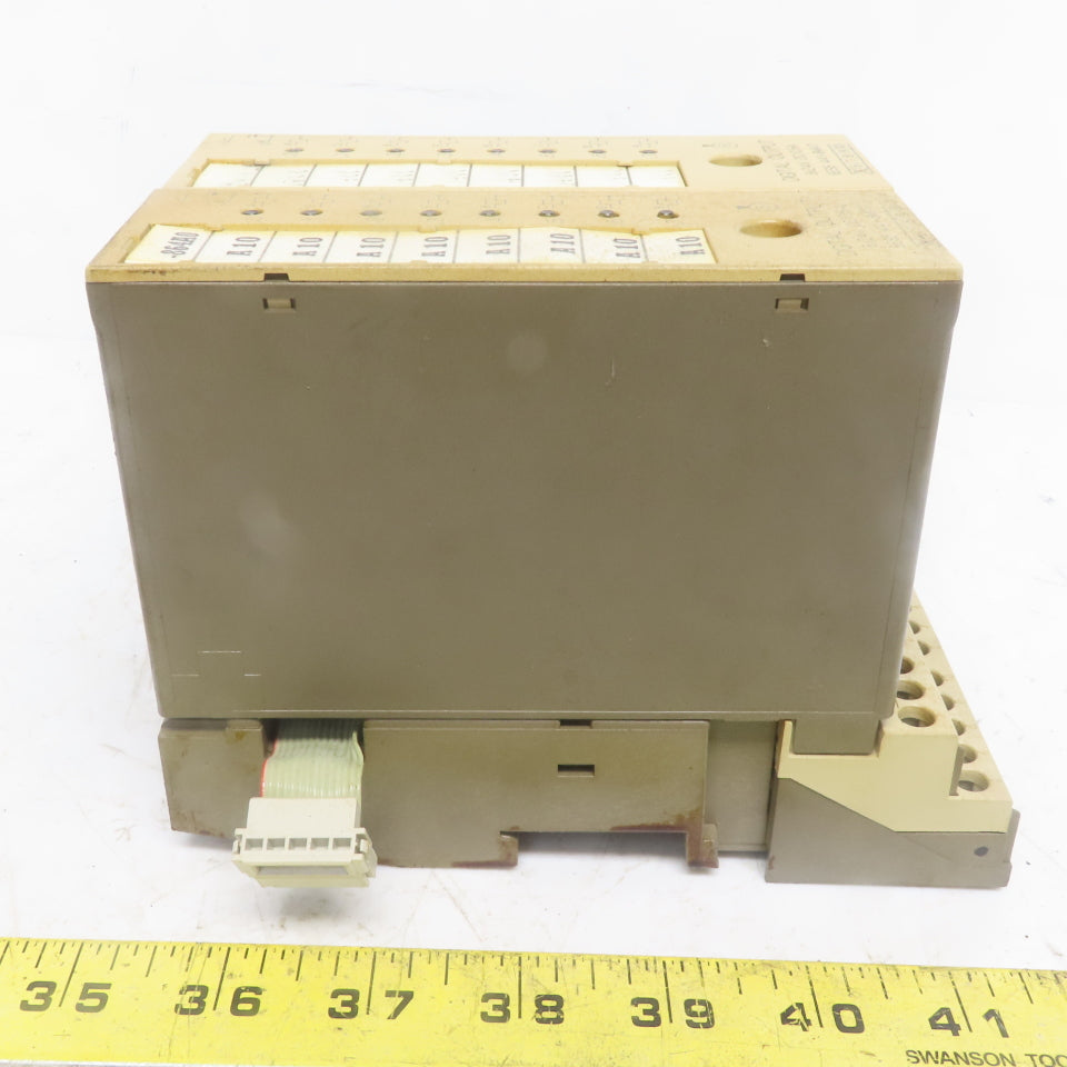Siemens 6ES5 441-8MA11 (2) Digital Output Modules W/(1) 6ES5 700-8MA11 Base