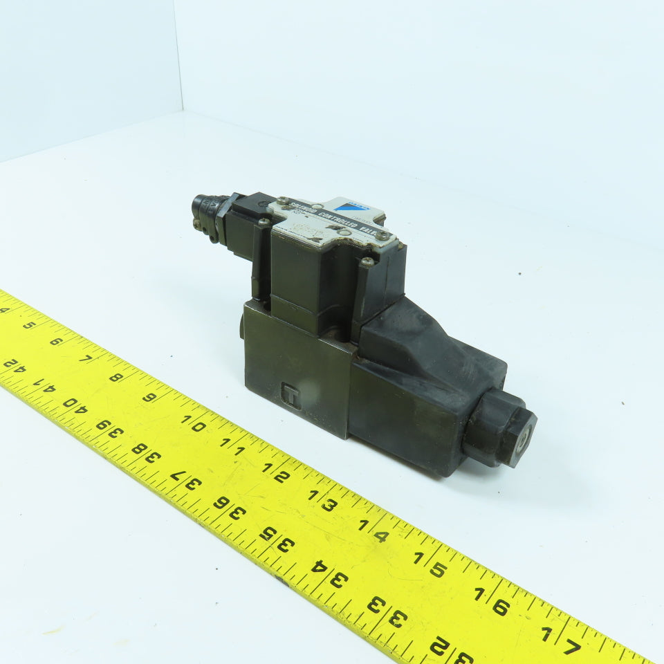 Daikin KSO-G02-2BA-10 4/3 Position Solenoid Hydraulic Directional Valve 100V