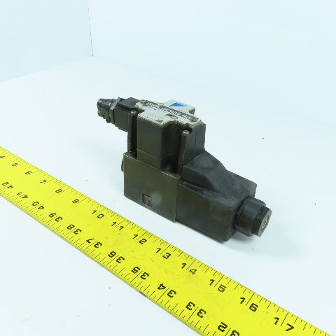 Daikin KSO-G02-2BA-10 4/3 Position Solenoid Hydraulic Directional Valve 100V
