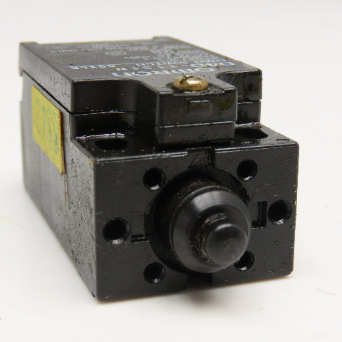 Omron D4D-1131N 400V Push Button Limit Switch