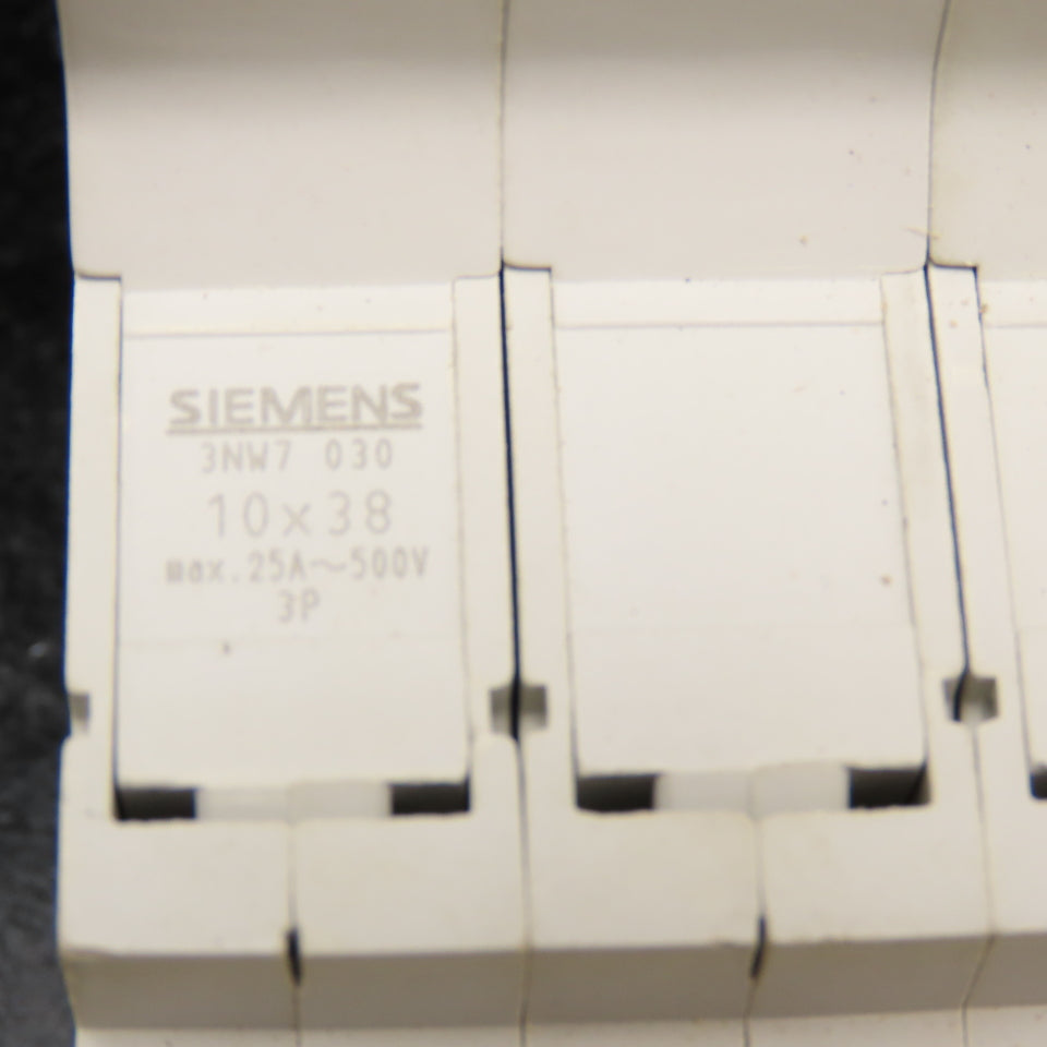 Siemens 3NW7 030 25A 500V 3 Pole Fuse Holder Lot Of 3
