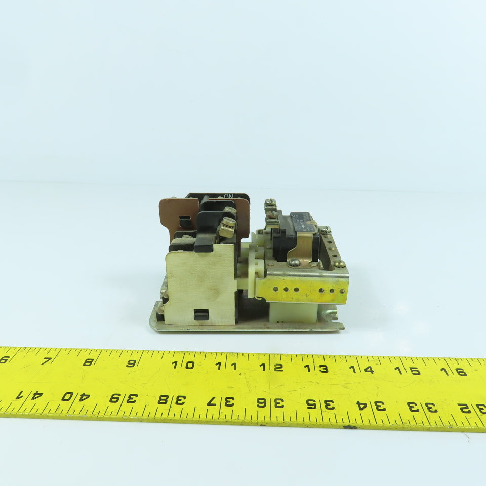 Struthers-Dunn 601-8-ZTO 10A 600V Control Relay 120V Coil
