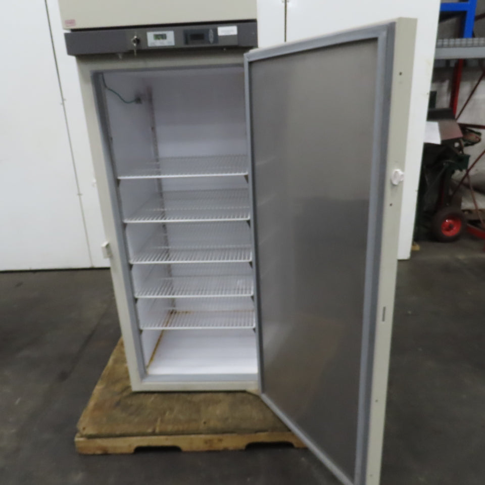 Thermo Fisher UGL2320A19 -20°C Upright Laboratory Temperature Freezer 115V