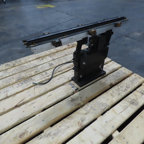 Pierce 110V 1PH Vibratory Inline Small Parts Feeder Base 25" L x 15" H (Weak)