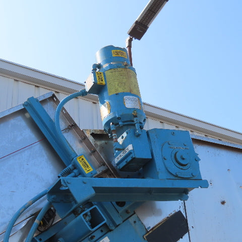 Milnor CONW304H 36" x 200" OAL Cleated Incline Batch Conveyor 480V 98" Disch.