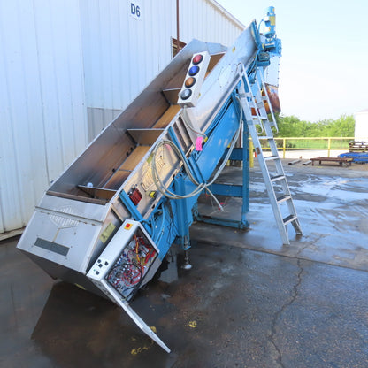 Milnor CONW304H 36" x 200" OAL Cleated Incline Batch Conveyor 480V 98" Disch.