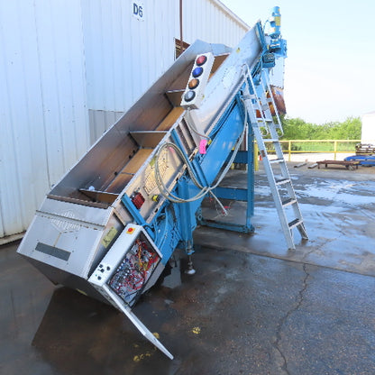 Milnor CONW304H 36" x 200" OAL Cleated Incline Batch Conveyor 480V 98" Disch.
