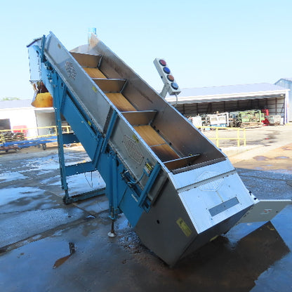 Milnor CONW304H 36" x 200" OAL Cleated Incline Batch Conveyor 480V 98" Disch.