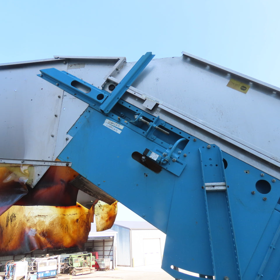 Milnor CONW304H 36" x 200" OAL Cleated Incline Batch Conveyor 480V 98" Disch.