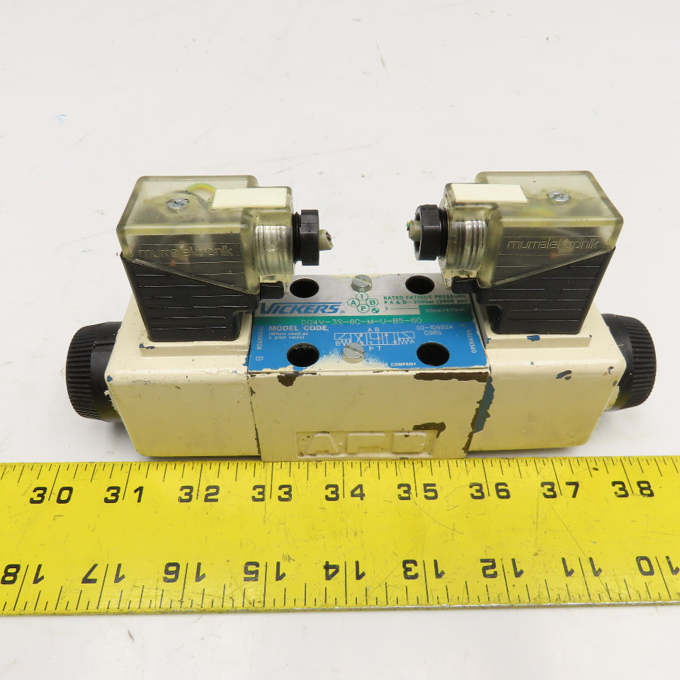 Vickers DG4V-3S-6C-M-U-B5-60 3/4 Way Hydraulic Directional Valve 110V Coil