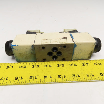 Vickers DG4V-3S-6C-M-U-B5-60 3/4 Way Hydraulic Directional Valve 110V Coil