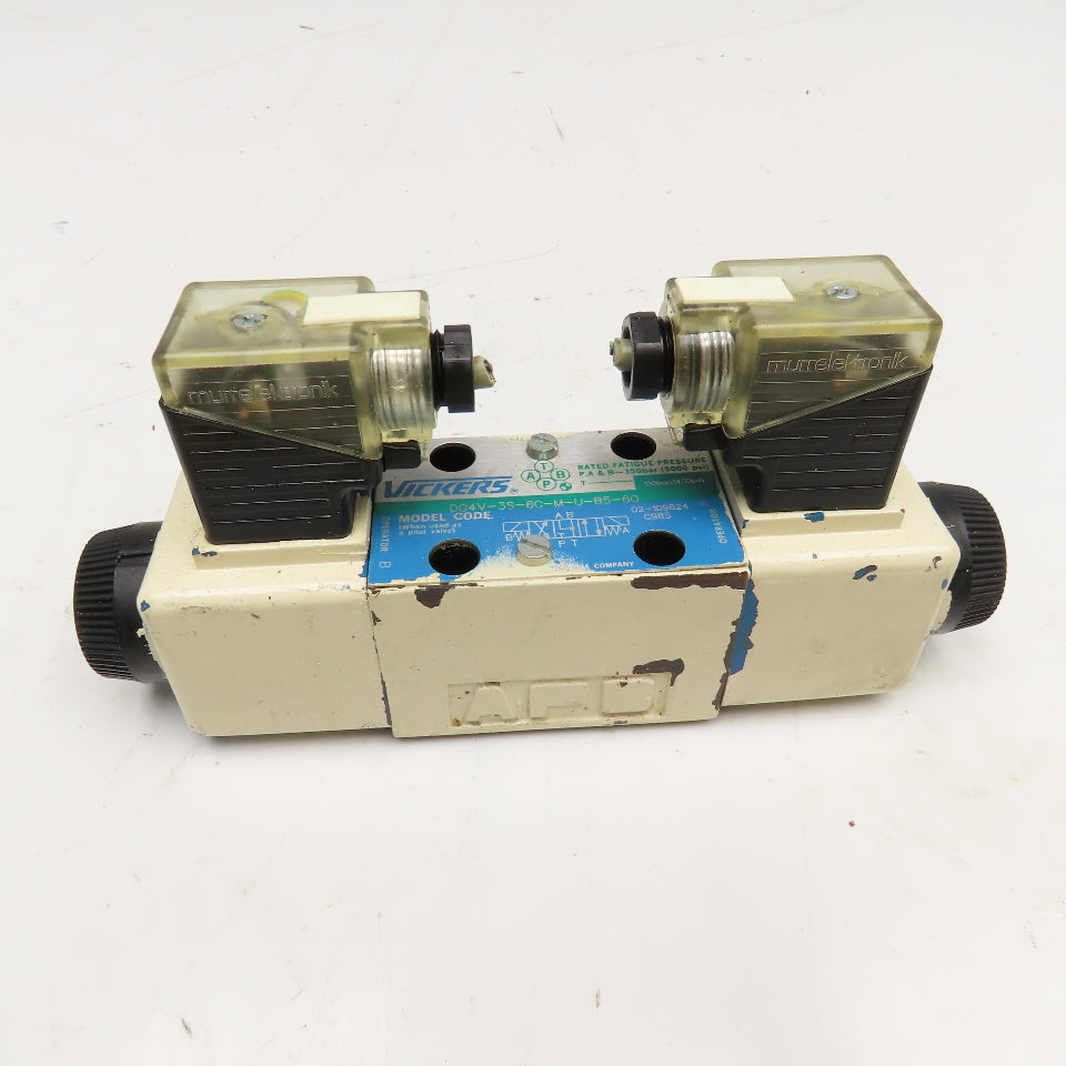 Vickers DG4V-3S-6C-M-U-B5-60 3/4 Way Hydraulic Directional Valve 110V Coil